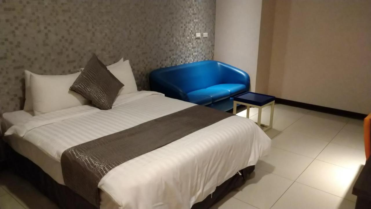 Boston Plus Hotel Цзяи Экстерьер фото