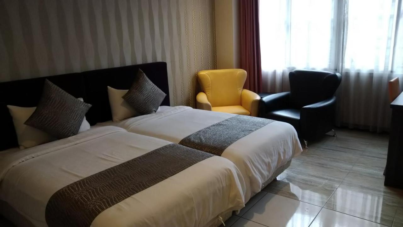 Boston Plus Hotel Цзяи Экстерьер фото